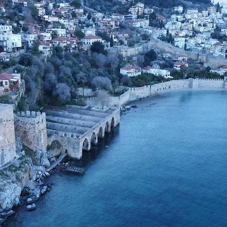 Willa Escape To History In A Stunning Stone House With Garden And Sea View In The Heart Of
