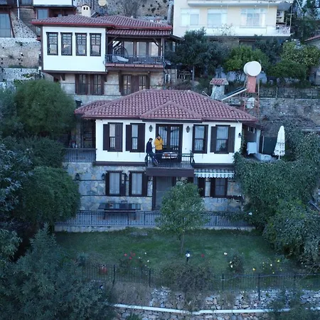 Escape To History In A Stunning Stone House With Garden And Sea View In The Heart Of Willa *