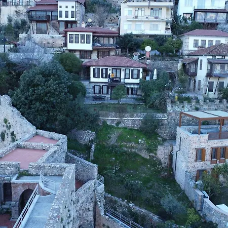 Willa Escape To History In A Stunning Stone House With Garden And Sea View In The Heart Of Alanya