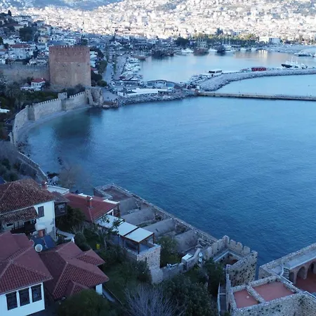 Escape To History In A Stunning Stone House With Garden And Sea View In The Heart Of Willa