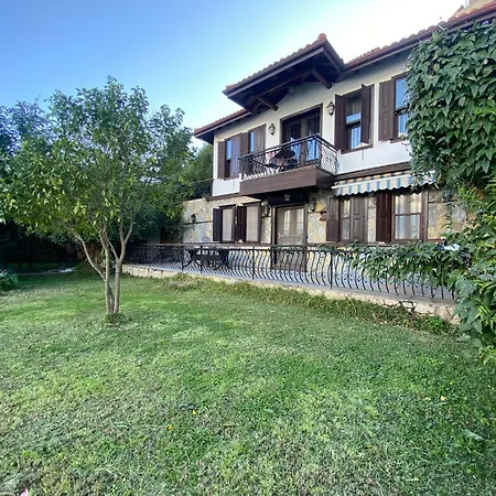 Willa Escape To History In A Stunning Stone House With Garden And Sea View In The Heart Of Alanya